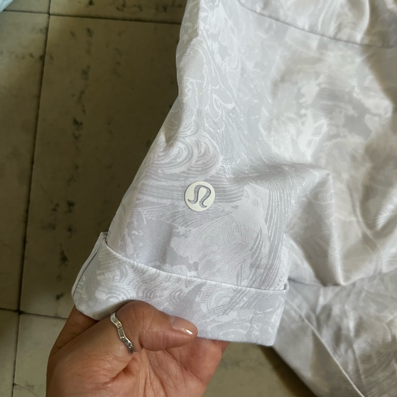 Lululemon shorts - Picture 3 of 5